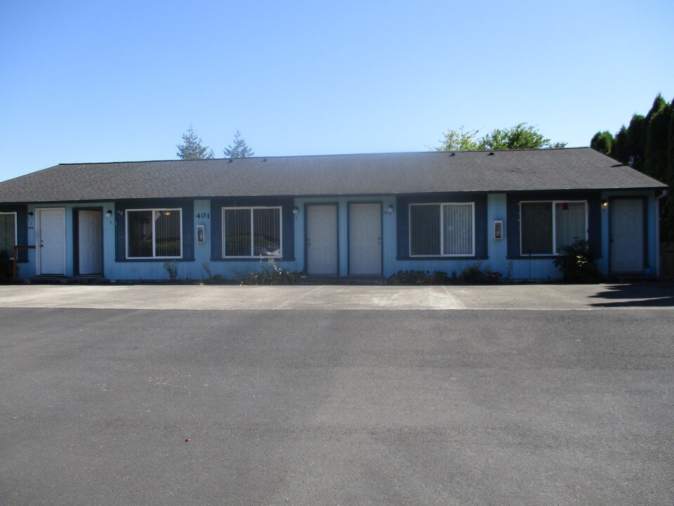 401 Edgewood Ct SE in Castle Rock, WA - Building Photo