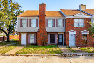 Cantebury Crossing Townhomes in Dallas, TX - Building Photo - Building Photo