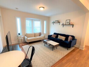 23 Willard Ave, Unit 2 in Medford, MA - Building Photo - Building Photo