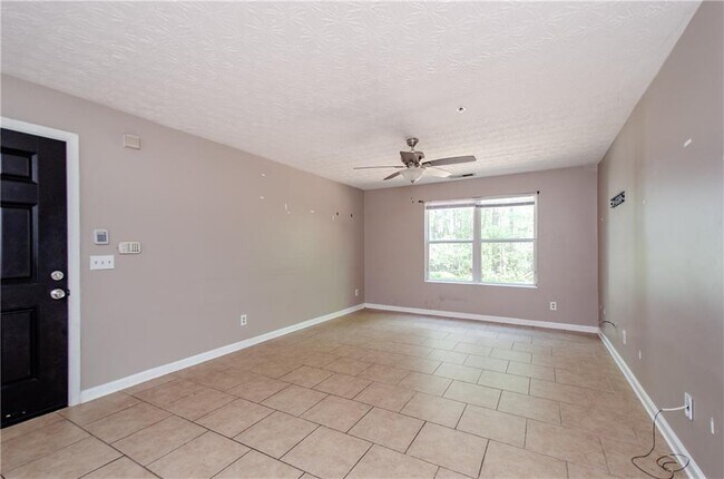10104 Fairington Ridge Cir in Stonecrest, GA - Building Photo - Building Photo