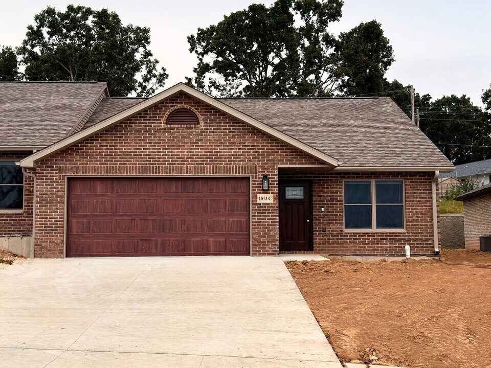 1513 St Marias St in Rolla, MO - Building Photo