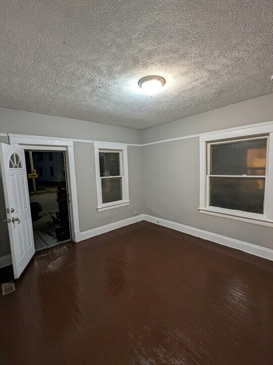 1176 E 61st St in Cleveland, OH - Building Photo