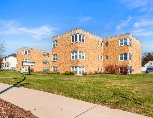 924 State St in Bettendorf, IA - Building Photo - Building Photo