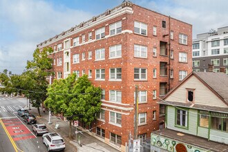Capitol Building Apartments in Seattle, WA - Foto de edificio - Building Photo