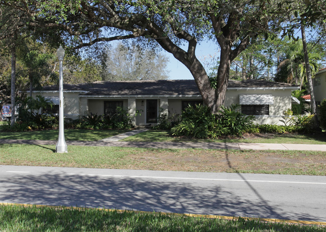 3001 Segovia St in Coral Gables, FL - Foto de edificio - Building Photo