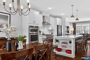 117 Truman Dr in Wood Ridge, NJ - Building Photo