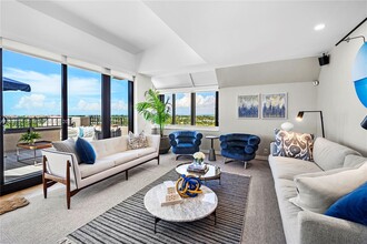 201 Crandon Blvd in Miami, FL - Building Photo - Building Photo