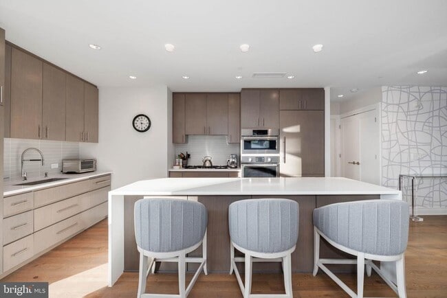 2501 M St NW in Washington, DC - Building Photo - Building Photo