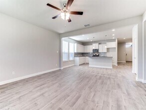 1137 Gillespie Dr in Justin, TX - Building Photo - Building Photo