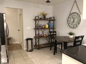 173 Riveredge Dr in Chatham Township, NJ - Building Photo - Building Photo