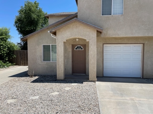 21100 Santa Barbara Dr, Unit B in Tehachapi, CA - Building Photo - Building Photo