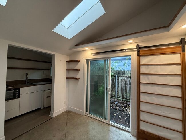 property at 521 38th Avenue, Main Unit