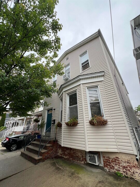 190 Prospect Ave in Bayonne, NJ - Building Photo