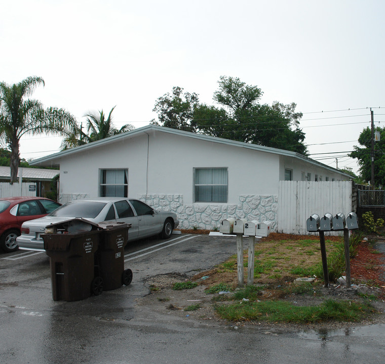 925 NW 3rd Ave in Fort Lauderdale, FL - Building Photo