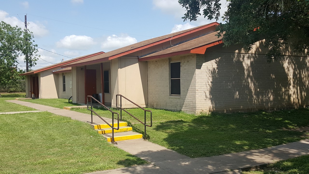 Lavaca Landing in Hallettsville, TX - Foto de edificio