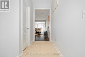 5520 Meadowcrest Ave in Mississauga, ON - Building Photo - Building Photo