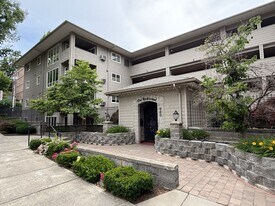 930 S Cowley St in Spokane, WA - Building Photo