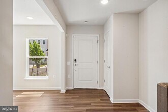 15027 Jaxton Sq Ln in Haymarket, VA - Building Photo - Building Photo