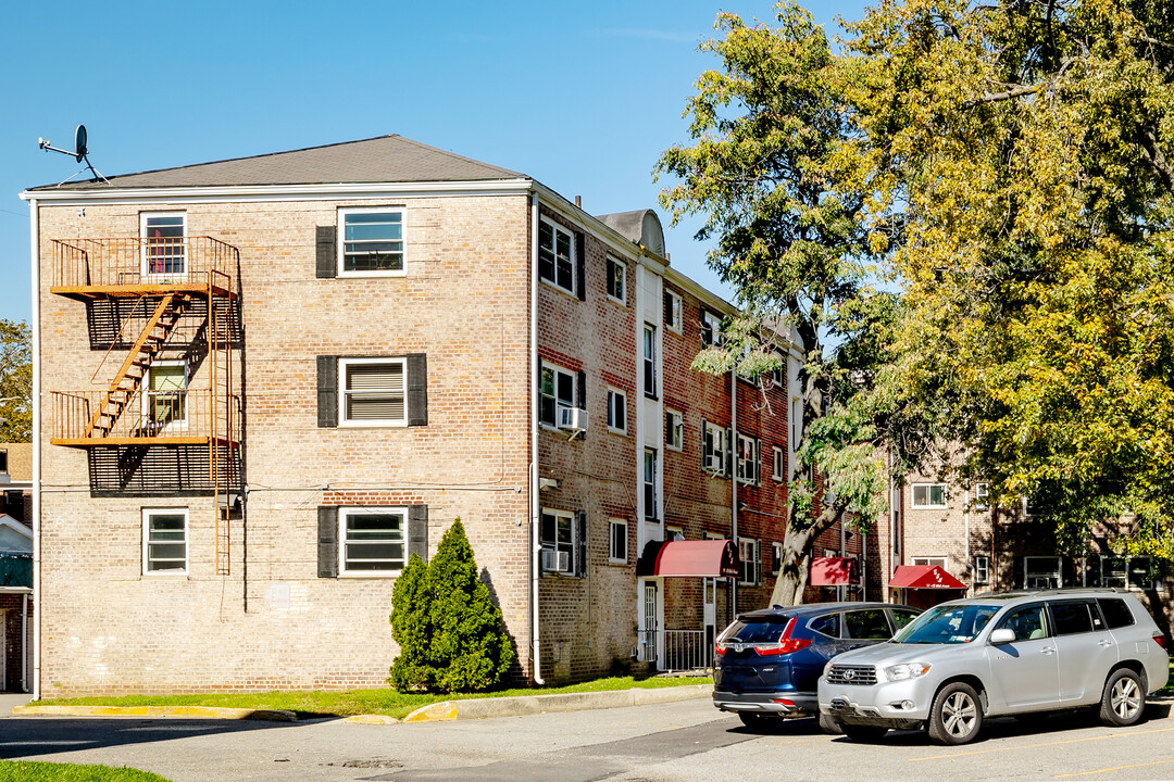 The Gardens at Forest Hill in Flushing, NY - Building Photo