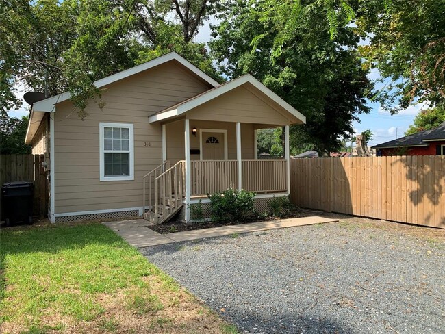 property at 318 E 37th St