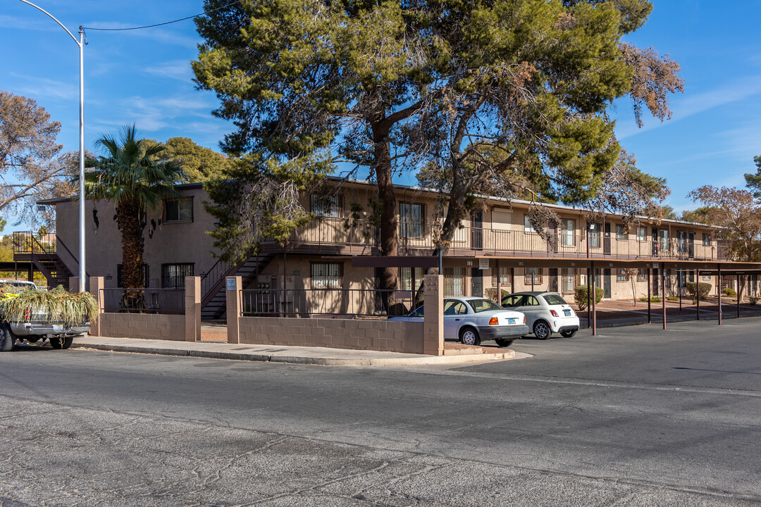 Royal Crest Arms Condominium in Las Vegas, NV - Building Photo