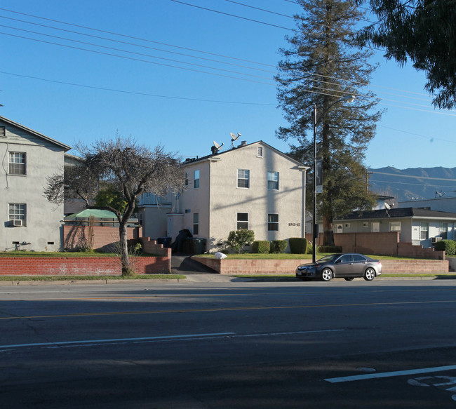 1913-1915 W Victory Blvd in Burbank, CA - Building Photo - Building Photo