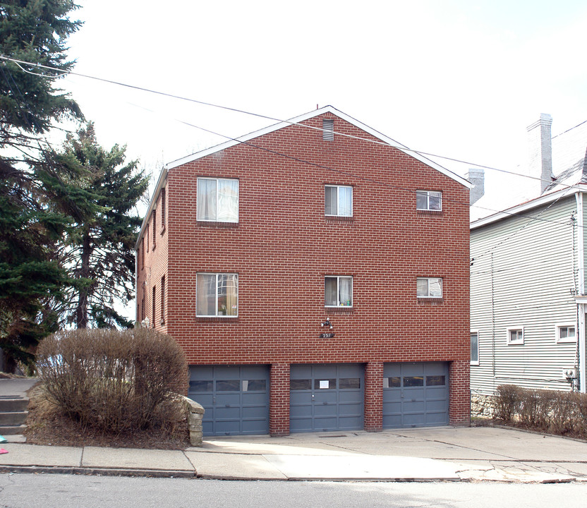 257 Ornsby St in Pittsburgh, PA - Foto de edificio