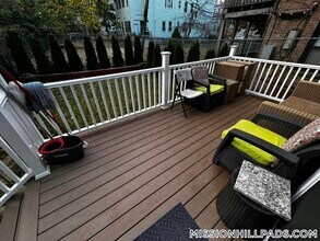 75 Humboldt Ct-Unit -1 in Boston, MA - Foto de edificio - Building Photo