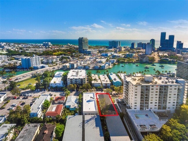 6910 Bay Dr in Miami Beach, FL - Building Photo - Building Photo