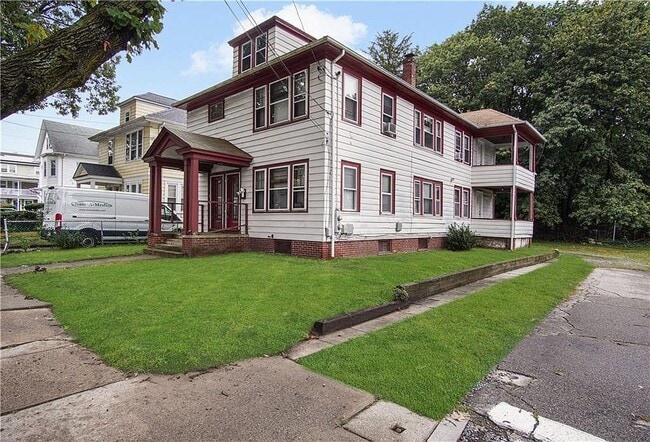 1012 Narragansett Blvd in Providence, RI - Building Photo - Building Photo