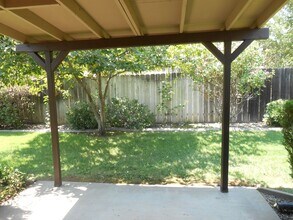 958 Bahama Ct in Redding, CA - Building Photo - Building Photo