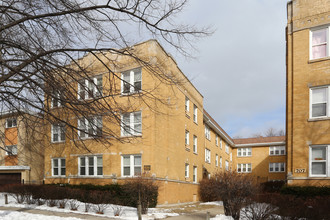 7325 N Honore St in Chicago, IL - Foto de edificio - Building Photo