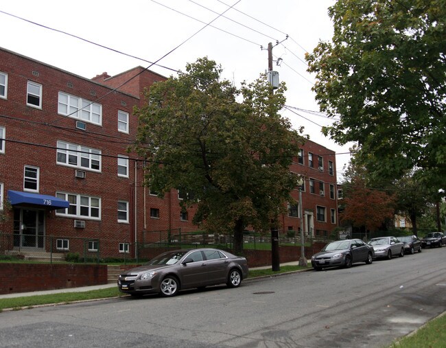 720 Madison Street NW in Washington, DC - Building Photo - Building Photo