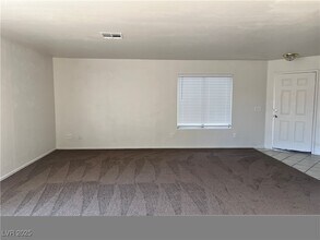 3880 N Blue Wave Dr in Las Vegas, NV - Building Photo - Building Photo