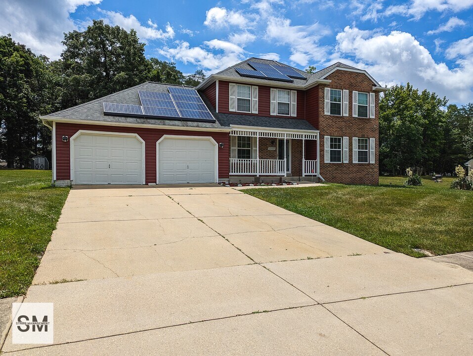 7904 Birdsong Dr in Fort Washington, MD - Foto de edificio