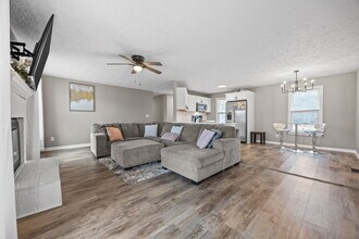 38 Hallmark Dr in Spring Lake, NC - Building Photo - Building Photo