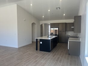 7319 Olive Wood Dr in Bakersfield, CA - Building Photo - Building Photo