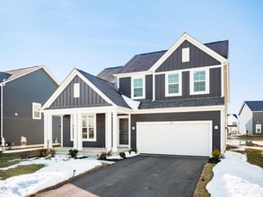 127 Silver Pne Ln in Lewis Center, OH - Foto de edificio - Building Photo