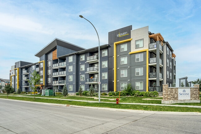 Addison Square Apartments in Winnipeg, MB - Building Photo - Building Photo