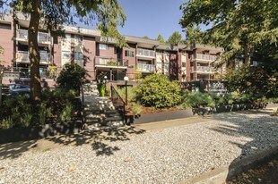 Centaurus Place in Burnaby, BC - Building Photo