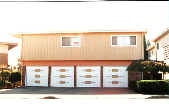 2525-2531 Denning Ct in Castro Valley, CA - Foto de edificio - Building Photo