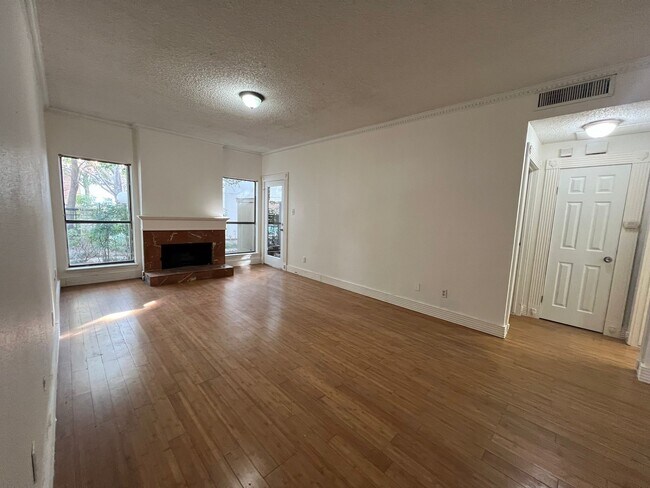 10049 Westpark Dr in Houston, TX - Building Photo - Building Photo