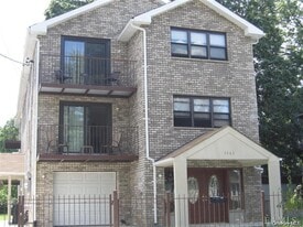 1363 Gillespie Ave in Bronx, NY - Building Photo