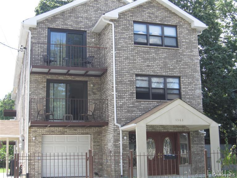 1363 Gillespie Ave in Bronx, NY - Building Photo