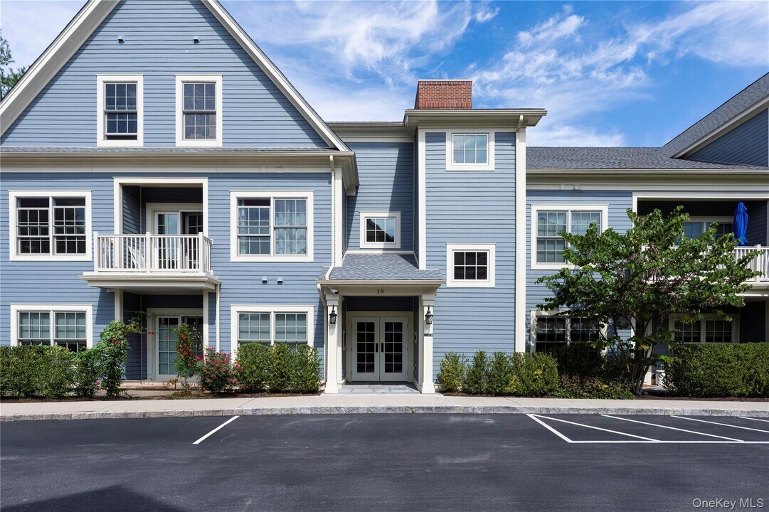 19 Butterfield Rd in Cold Spring, NY - Building Photo