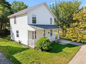 9622 Aetna Rd in Cleveland, OH - Building Photo - Building Photo