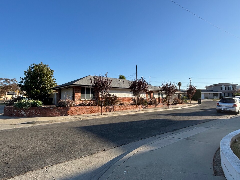 1859 Valencia St in La Puente, CA - Foto de edificio