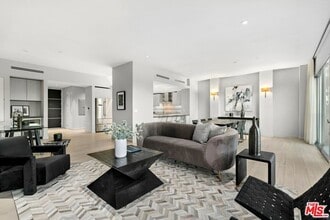 2391 Roscomare Rd, Unit 20987 in Los Angeles, CA - Building Photo - Building Photo