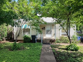 2909 W Clarendon Dr in Dallas, TX - Building Photo