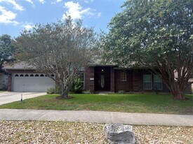 2008 Lancaster St in San Marcos, TX - Building Photo